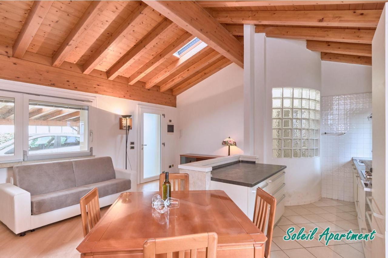 דסנזאנו דל גארדה Casa Monique Apartments מראה חיצוני תמונה