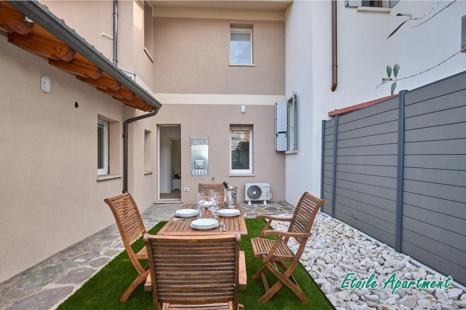 דסנזאנו דל גארדה Casa Monique Apartments מראה חיצוני תמונה